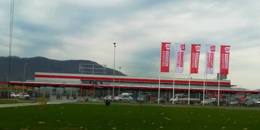 Premii oferite la deschiderea hypermarketului Selgros din Baia Mare