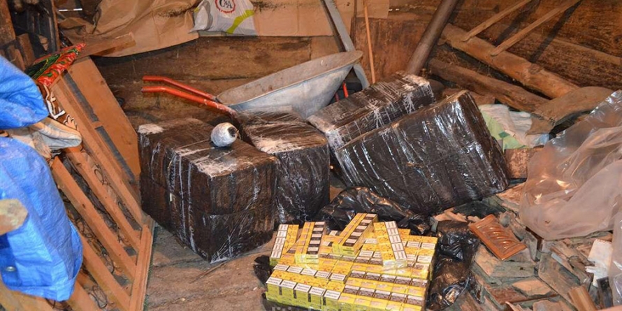 Peste 3.000 de pachete cu ţigări confiscate în urma unor percheziții