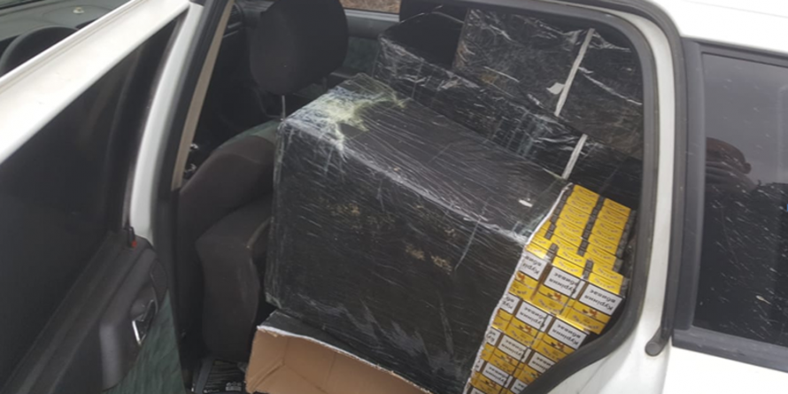 L-au oprit pentru viteză, dar l-au reținut pentru contrabandă