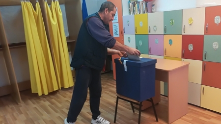 Unul din doi: vot pentru președinte