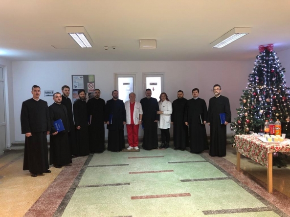 Colinde ale coralei „Arhanghelii” a Episcopiei Maramureșului și Sătmarului la Spitalul Județean
