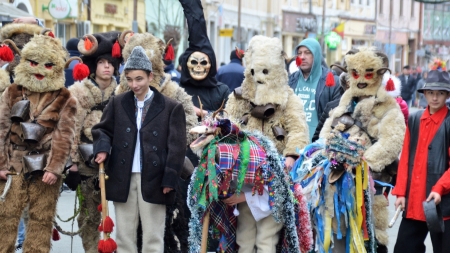 În Sighet se va desfășura cea de-a 54-a ediție a Festivalului de datini și obiceiuri de iarnă „Marmația”