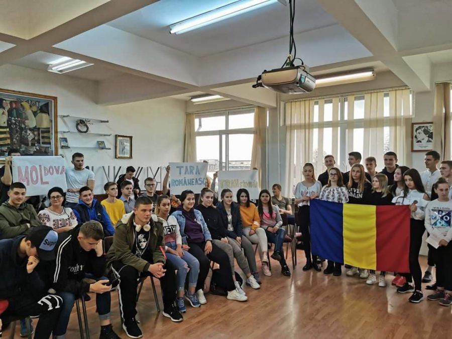 Ziua Națională a fost marcată de elevii de la Colegiul „Aurel Vlaicu” prin două ateliere tematice