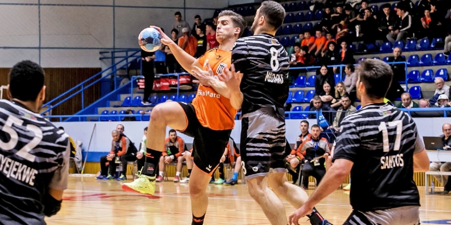 Minaur încheie turul pe podium