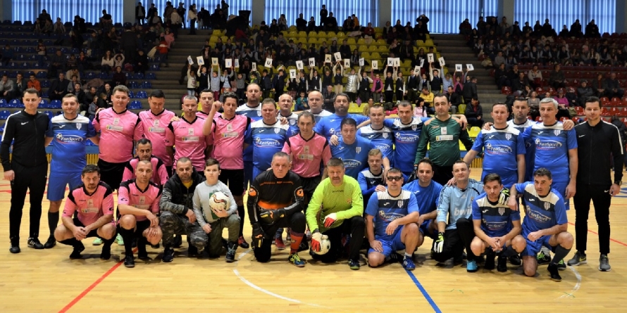 30 000 de lei s-au adunat la meciul caritabil în beneficiul elevului cu tumoare la creier (GALERIE FOTO)