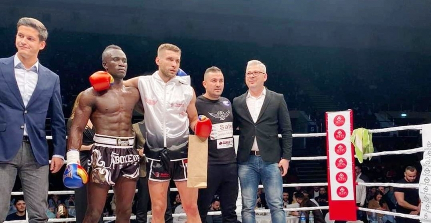 Kickboxerul Andrei Ostrovanu încheie în forță anul, la Colosseum Tournament