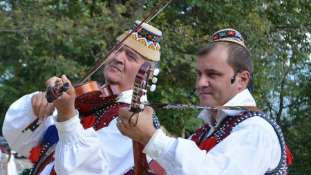 Concert de colinde caritabil la Teatrul de Păpuși