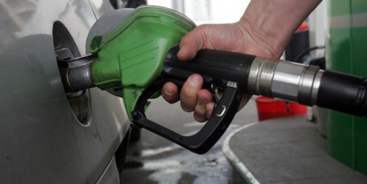 Carburanți mai ieftini: a fost eliminată supraacciza
