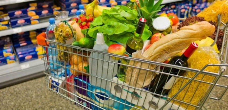 Programul supermarket-urilor la trecerea dintre ani