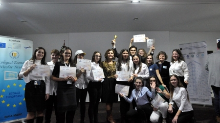 145 de firme de exercițiu din 40 de licee din țară au participat la „Rivulus Dominarum Tineret” Baia Mare (GALERIE FOTO)