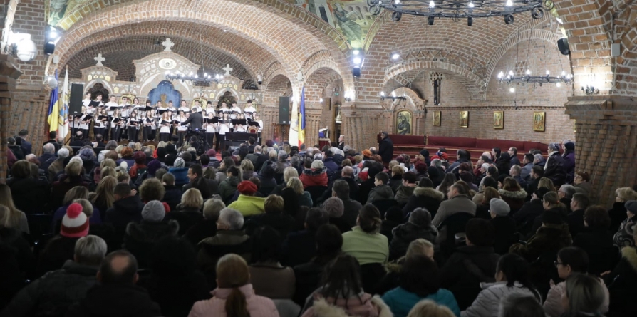 20.000 de lei au donat Întâistătătorii Episcopiei la concertul caritabil  „Construieşte o casă – zideşte suflete”