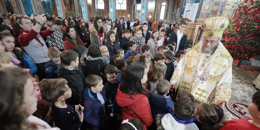 De sărbători, copiii diasporei vin în bisericile de acasă