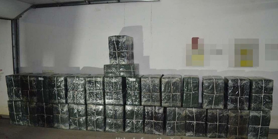 Țigările au fost confiscate, dar contrabandiștii au fugit