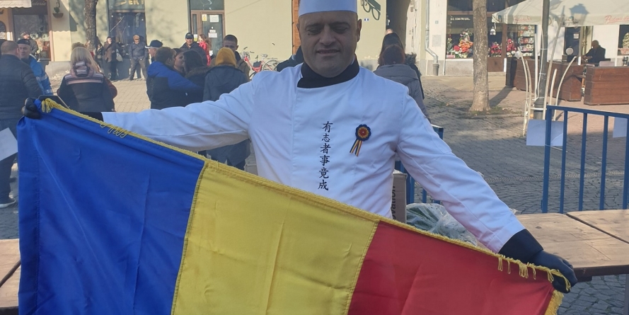 Master-chef-ul Vasile Hotca, între plăcinta creață, ceafa la ticlăzău și fasolea cu ciolan de 1 Decembrie (GALERIE FOTO și VIDEO)