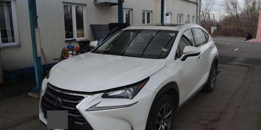 Lexus de 35.000 de euro – furat din Italia, recuperat la Sighet