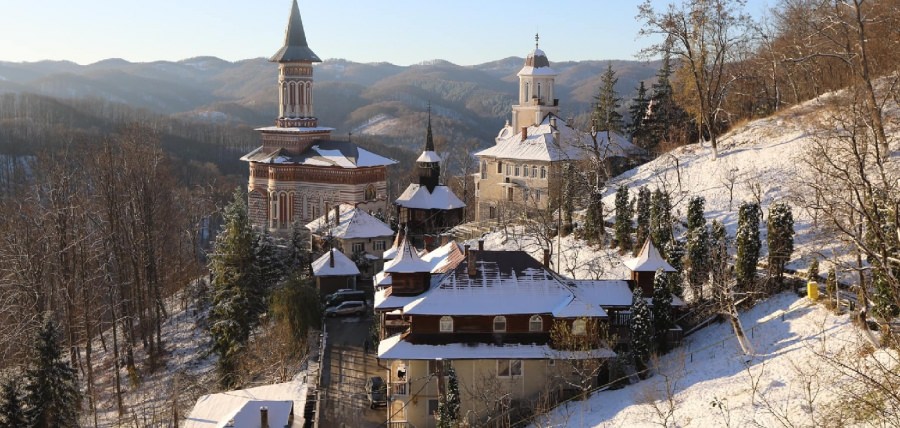 Programul liturgic de Florii la Mănăstirea Rohia