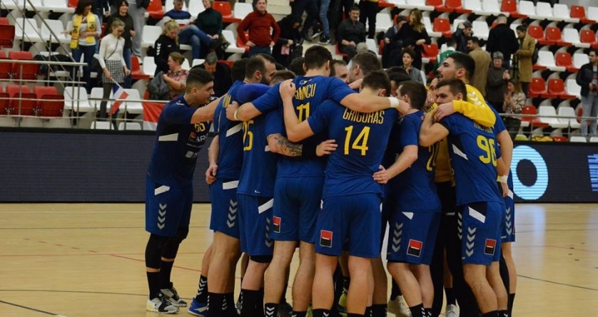 Ca niște gazde bune, am lăsat musafirii să ia Trofeul Carpați