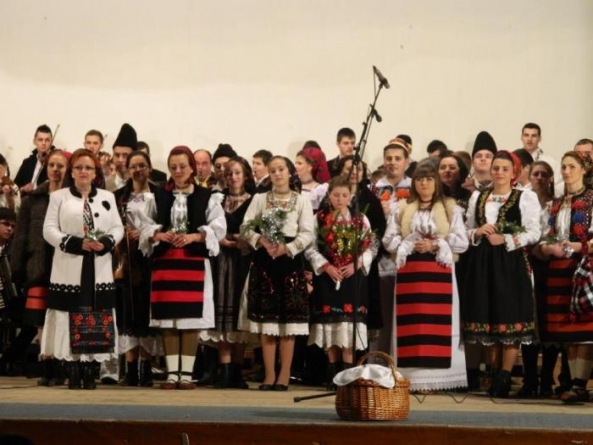 „Poveste de iarnă” oferită de elevii Secției Școlii Populare de Artă Baia Mare