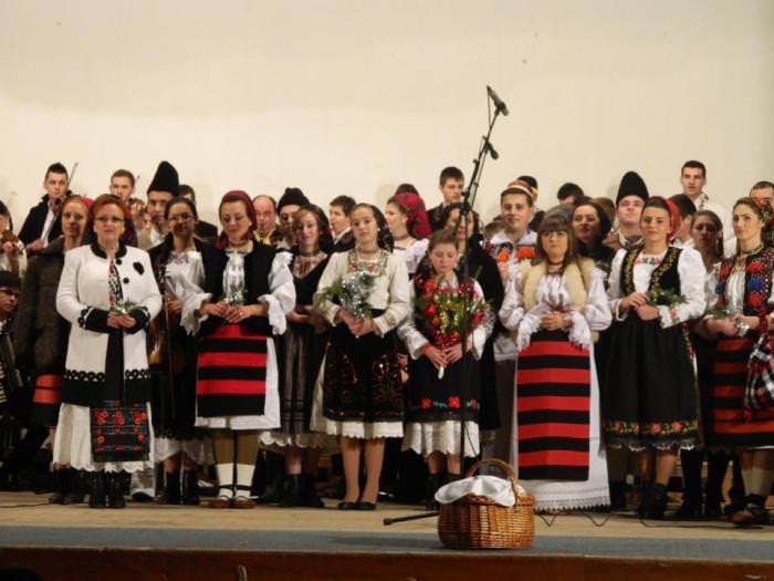 „Poveste de iarnă” oferită de elevii Secției Școlii Populare de Artă Baia Mare