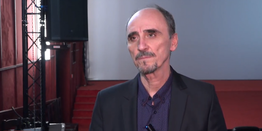 ”Fără valori adevărate, societatea noastră își va pierde sensul” – atrage atenția Radu Botar, interpretul cardinalului Iuliu Hossu