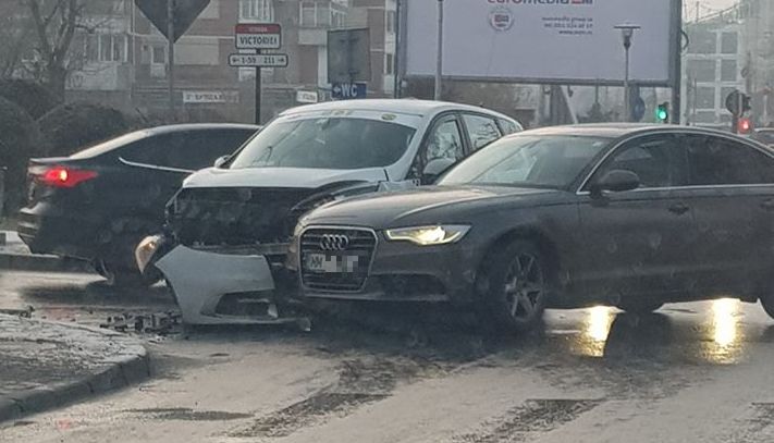 O zi cu cinci răniți și șapte mașini avariate în accidente