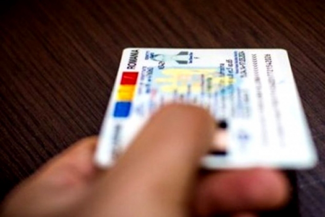 De anul viitor, românii ar trebui să primească buletine electronice