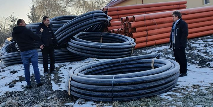 În Giulești,  fost dat ordinul de începere a lucrărilor pentru alimentare cu apă și canalizare