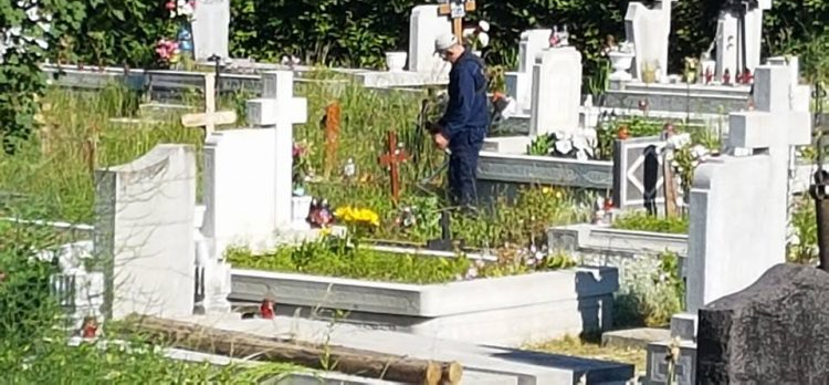 Primarul din Cavnic intenționează să înmormânteze taxa de cimitir
