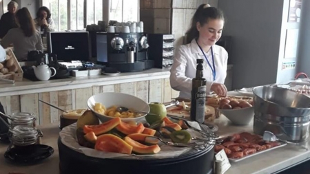Elevi de la ”Titulescu” în practică la restaurante din Lisabona