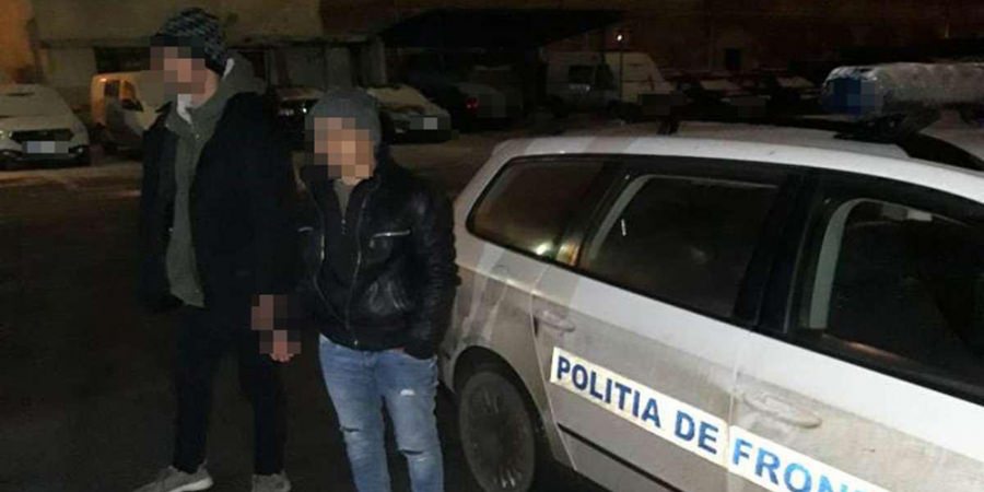 Palestinieni opriți de polițiști ai ITPF Sighetu Marmației înainte de a trece ilegal frontiera