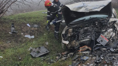 Nouă victime – dintre care doi copii – rezultate în urma ciocnirii a două autoturisme