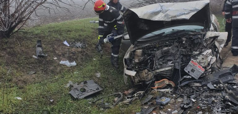 Nouă victime – dintre care doi copii – rezultate în urma ciocnirii a două autoturisme