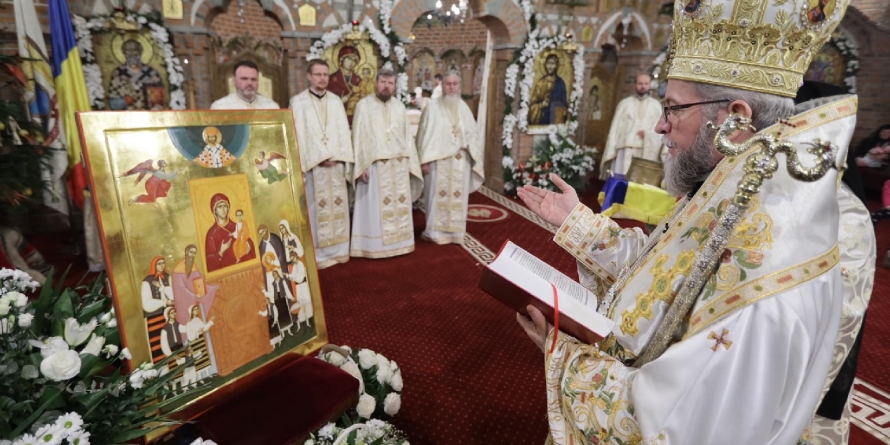 Noua icoana ”Familia creștină sub ocrotirea Maicii Domnului” –  expusă la Catedrala Episcopală (GALERIE FOTO)