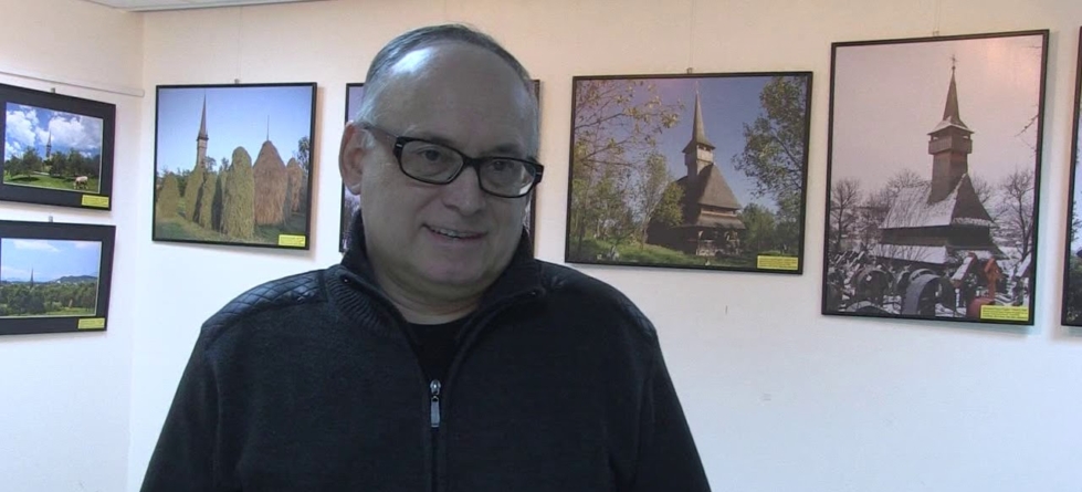 Expoziția „Comorile României”, de Tudorel Ilie, a ajuns în orașul Benidorm din Spania de Ziua Culturii Naționale