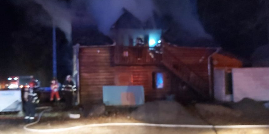 A fost arestat cel care a dat foc cabanei din Finteușu Mare