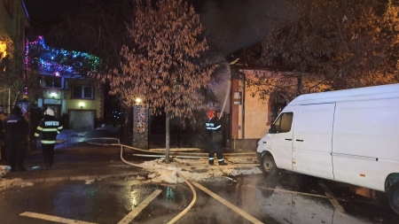 Pagube mari în urma incendiului de pe strada Eminescu
