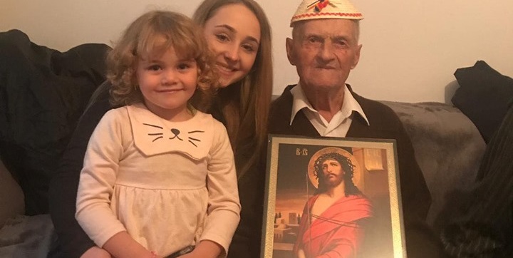 Și la 100 de ani împliniți,  Filip Kifa din Poienile de sub Munte știe Biblia pe de rost