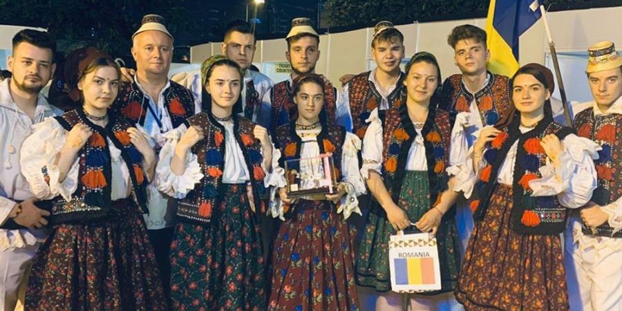 Ansamblul „Comorile Izei” a reprezentat România la un festival din India (GALERIE FOTO)