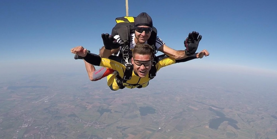 Înscrieri pentru obținerea licenței de pilot planor sau parașutist