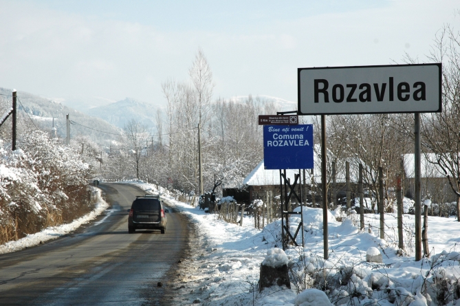 Sătui de lucrări la rețeaua de curent pe timp de iarnă