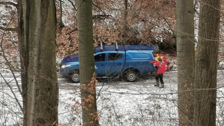 Rănit în pădure, recuperat de salvamontiști