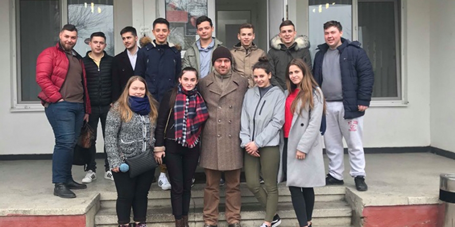 Elevi de la Seminarul Teologic au donat sânge