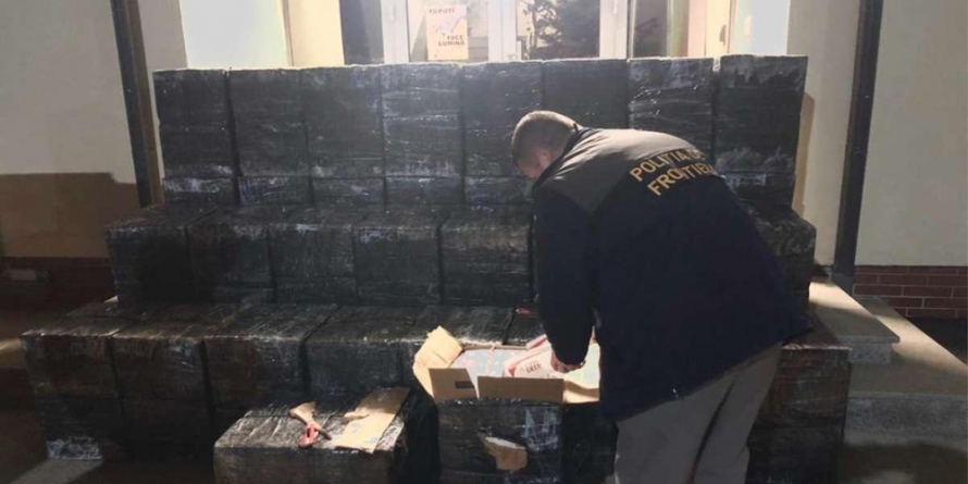 Țigări de contrabandă de 300.000 de lei, puse la păstrare în beci