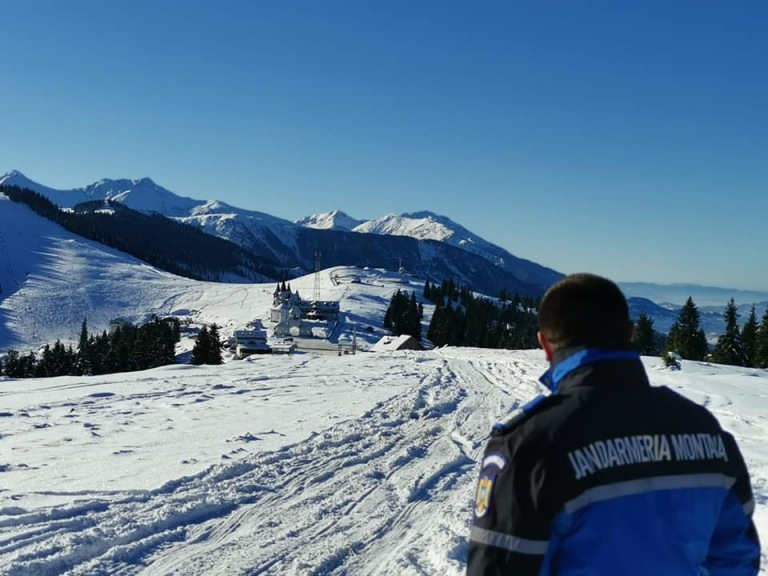 Sfaturile jandarmilor montani pentru iubitorii de munte