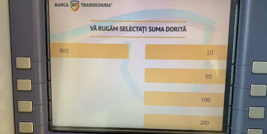 A găsit bani neridicați din  bancomat, i-a predat băncii, iar băimăreanul care i-a uitat și i-a recuperat