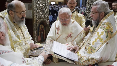 PS Iustin a citit actul patriarhal la ceremonia instalării noului episcop-vicar al Arhiepiscopiei Vadului, Feleacului și Clujului (GALERIE FOTO)