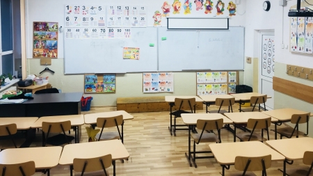 Premierul Nicolae Ciucă face apel către profesori să revină la catedră