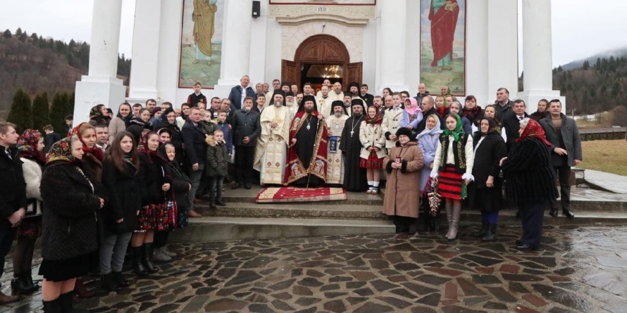 La Mănăstirea „Adormirea Maicii Domnului” din Moisei a fost prăznuit hramul de iarnă (GALERIE FOTO)