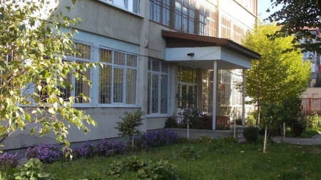 Cursuri suspendate la o clasă de la Școala ”I.L. Caragiale”  din Baia Mare