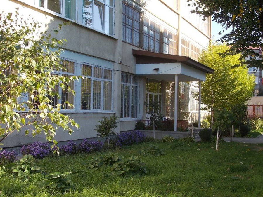 Cursuri suspendate la o clasă de la Școala ”I.L. Caragiale”  din Baia Mare